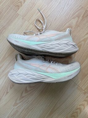 ASICS Novablast 4 Women's Running Shoes in Mint, Peach and Cream